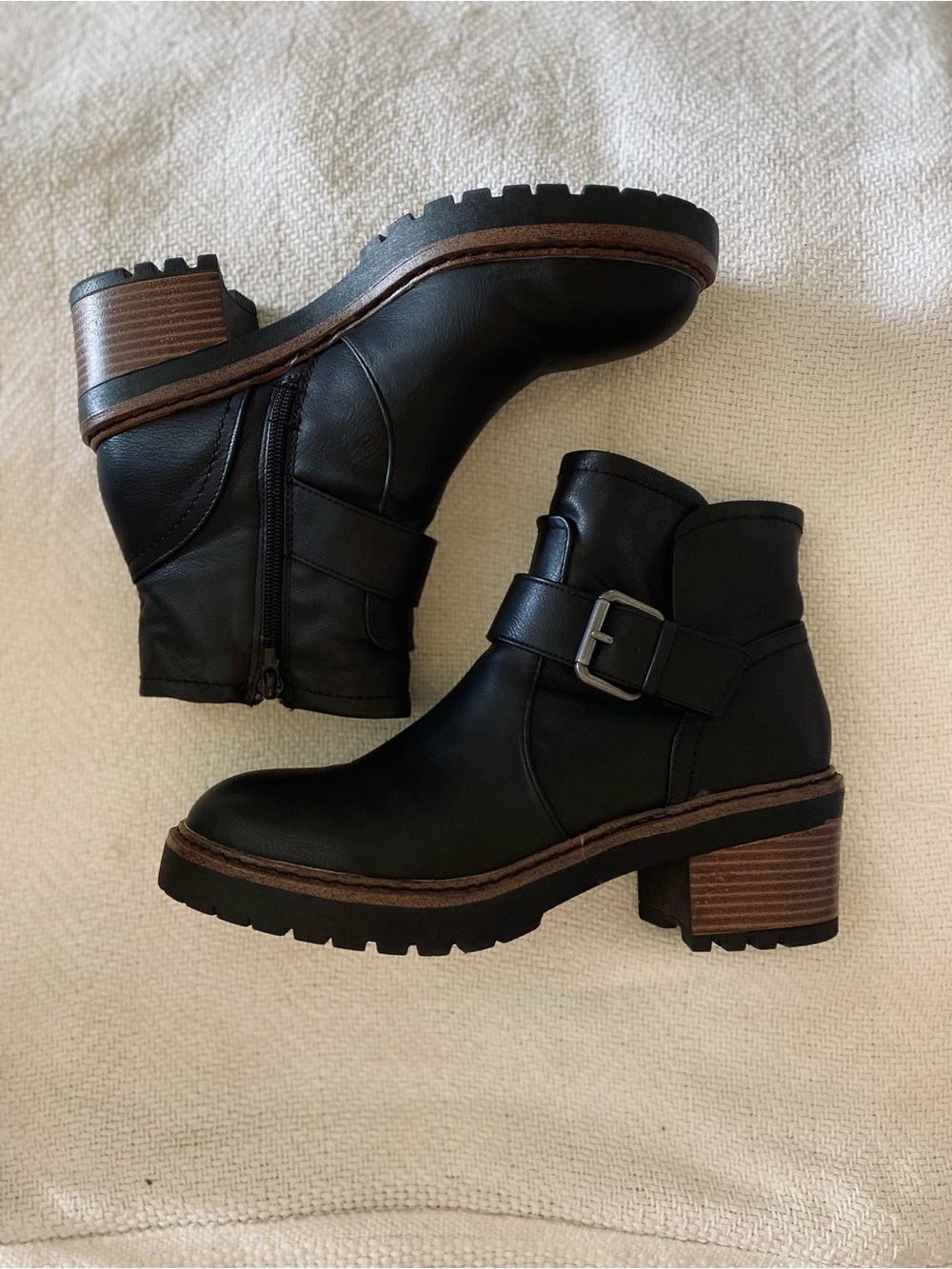 SM New York Black Leather Ankle Boots with Buckle and Stacked Heel